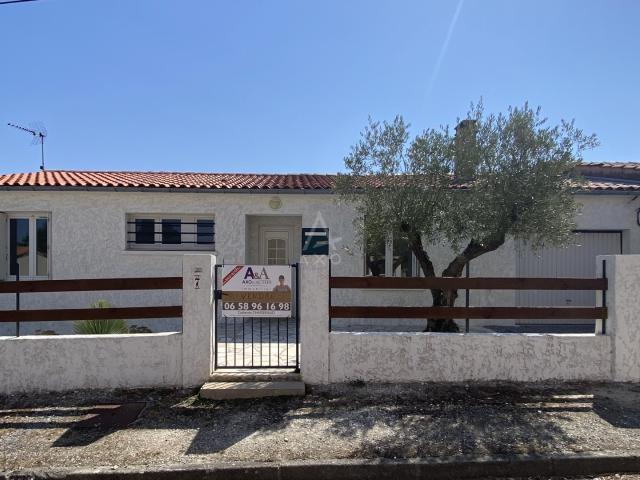 Maison vente à La Rochelle, Croix-chapeau