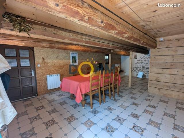 Maison vente à Ambert, Job