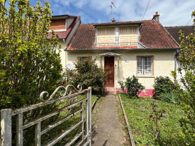 Maison vente à Saint-Amand-Montrond, Venesmes