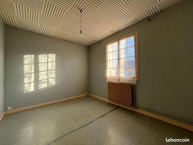 Maison vente à Saint-Amand-Montrond, Venesmes