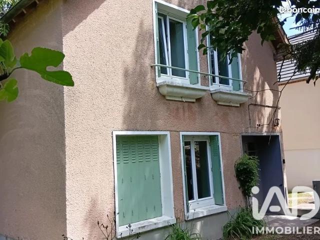 Maison vente à Le Buisson des Cannes, Plaimpied-Givaudins