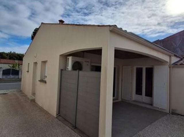 Maison vente à La Rochelle, Croix-chapeau