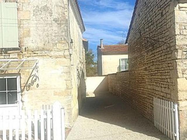 Maison vente à Confolens, Aigre