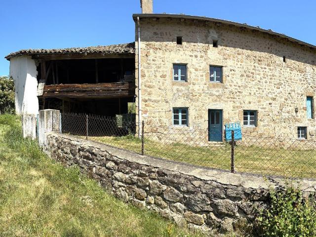 Maison vente à Ambert, Saint-anthème