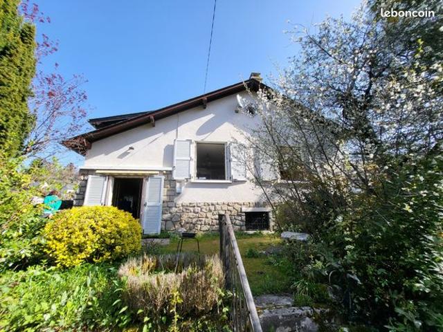 Maison vente à Mauriac, Saint-chamant