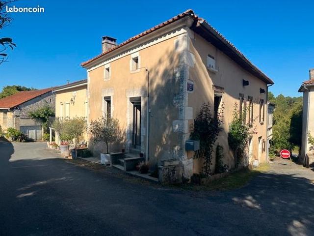 Maison vente à Nontron, La Chapelle-montmoreau
