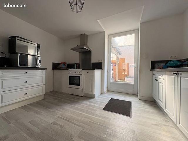 Maison vente à Mirebeau, Vienne