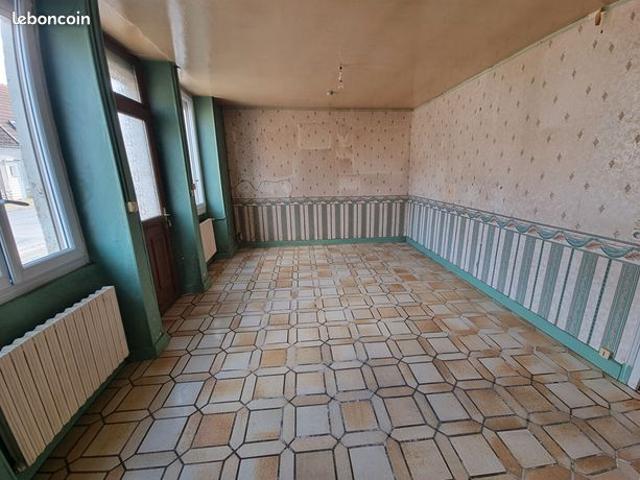Maison vente à Bourges, Précy