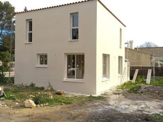 Maison vente à Nîmes, Mus