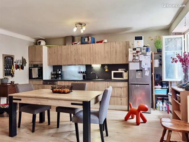 Maison vente à Aurillac, Montsalvy