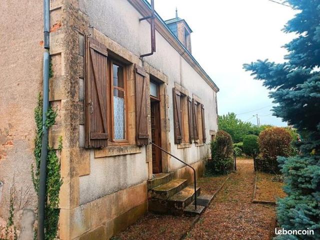 Maison vente à Saint-Amand-Montrond, Coust