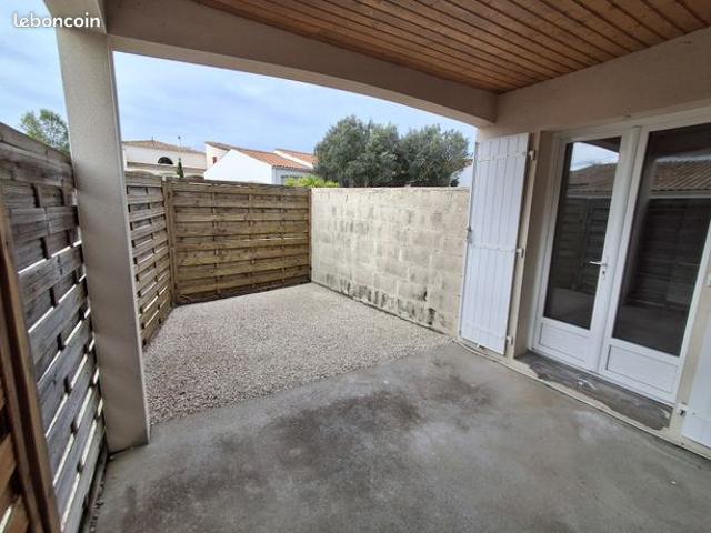 Maison vente à La Rochelle, Croix-chapeau