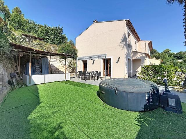 Maison vente à Grasse, Carros