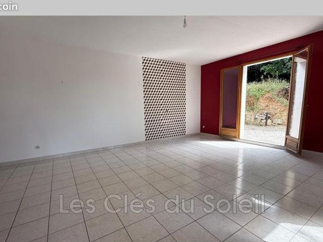 Maison vente à Saint-Amand-Montrond, La Celle