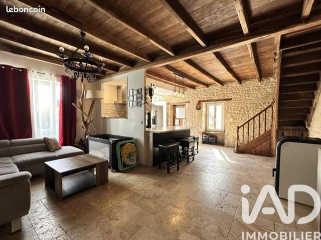 Maison vente à Confolens, Les Adjots