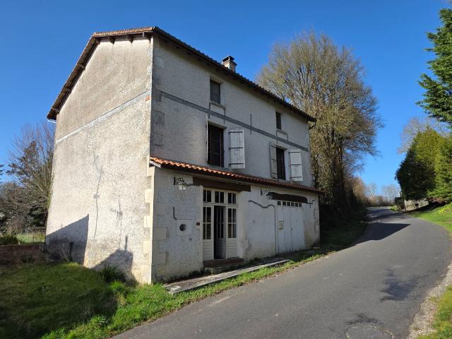 Maison vente à Confolens, Alloue