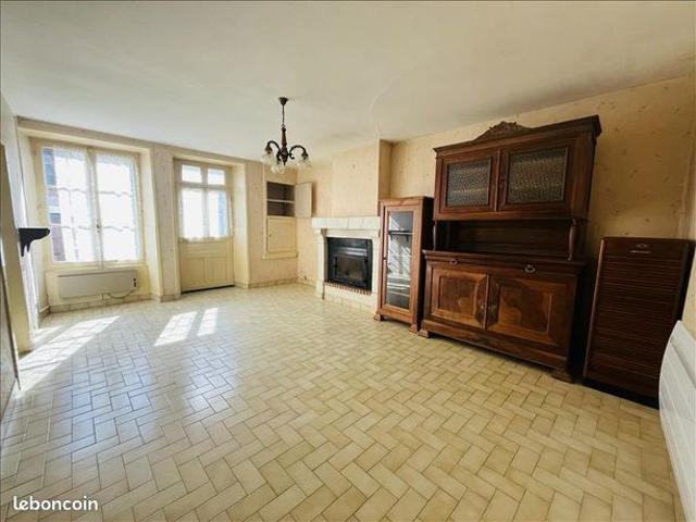 Maison vente à Loches, Ferrière-larçon