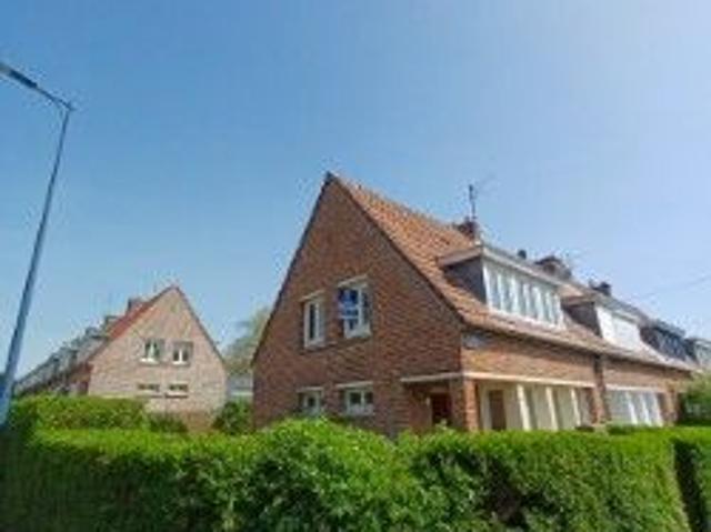 Maison vente à Lille, Croix