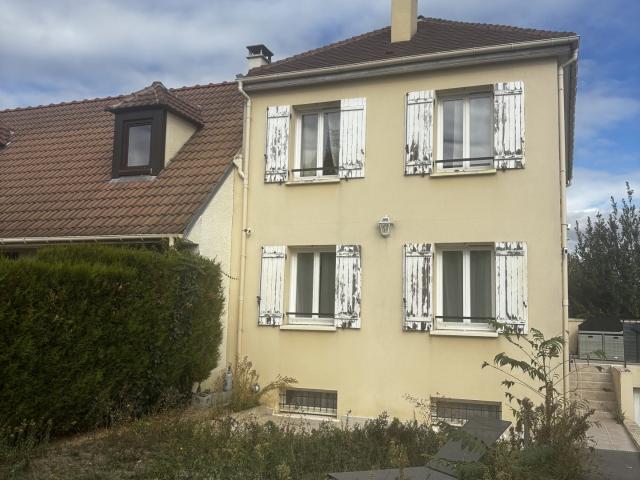 Maison location à Les Noyers, Pontoise