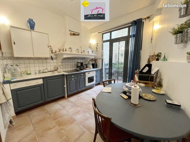 Maison vente à Narbonne, Escales