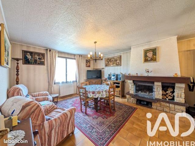 Maison vente à Nontron, Mialet