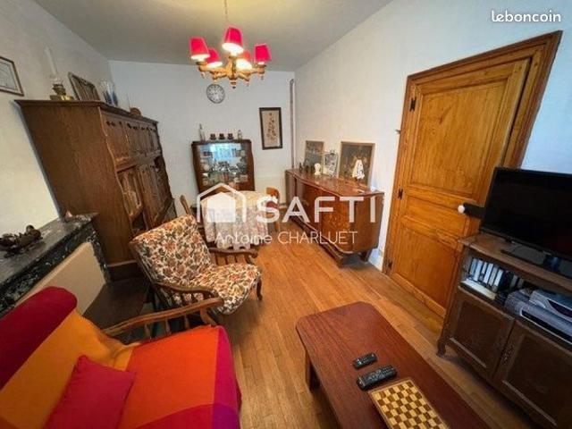Maison vente à Châteauroux, Le Tranger