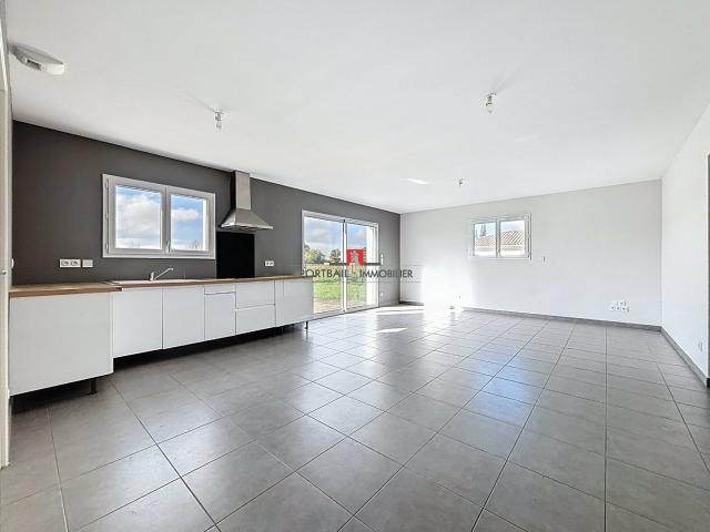 Maison vente à France métropolitaine, Saint-genès-de-blaye