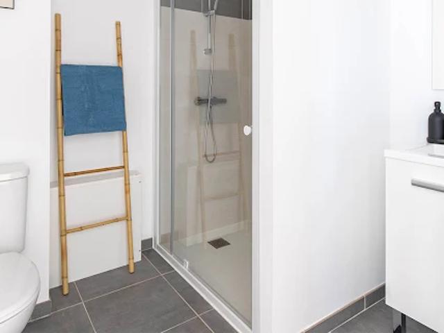Maison vente à Laval, L'huisserie
