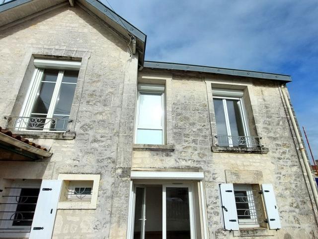 Maison vente à France métropolitaine, Saintes