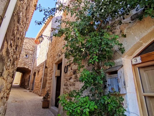 Maison vente à Nîmes, Combas