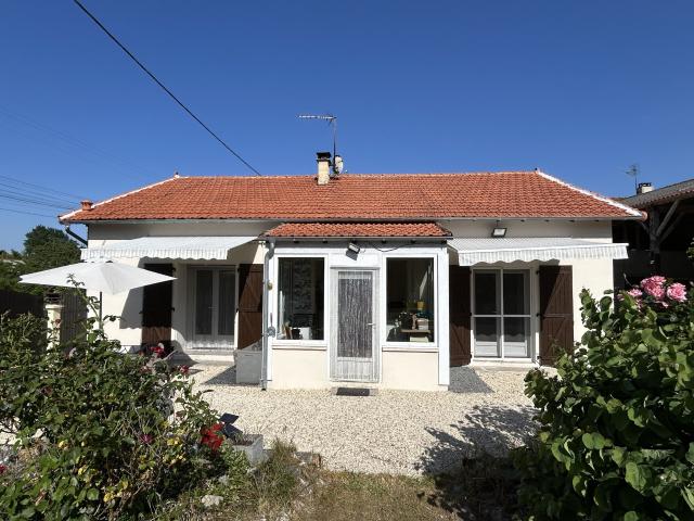 Maison vente à Charmé, Charente