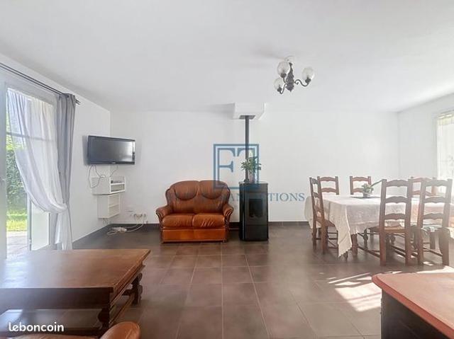 Maison vente à Versailles, Plaisir