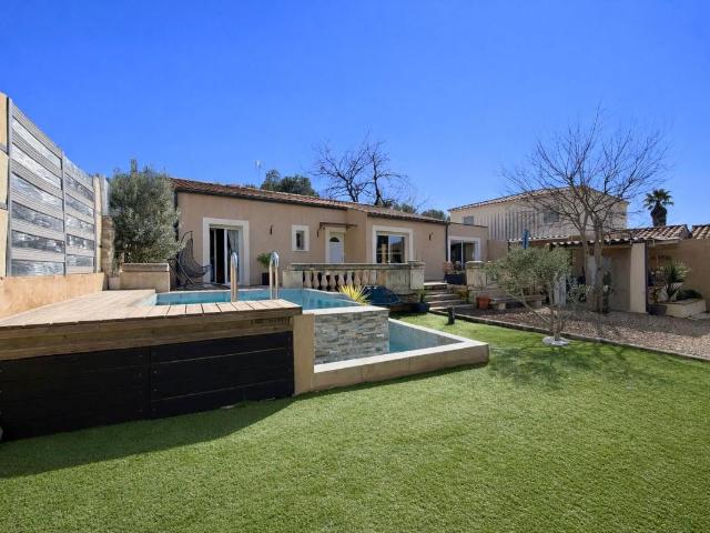Maison vente à Nîmes, Mus