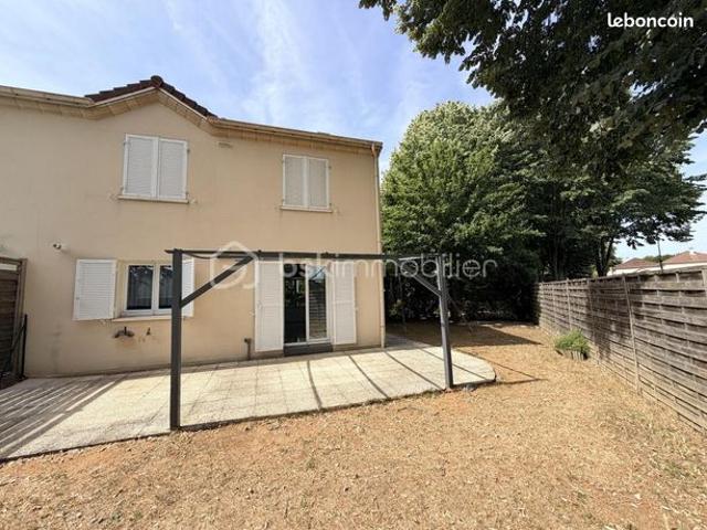 Maison vente à Lieusaint, Manche