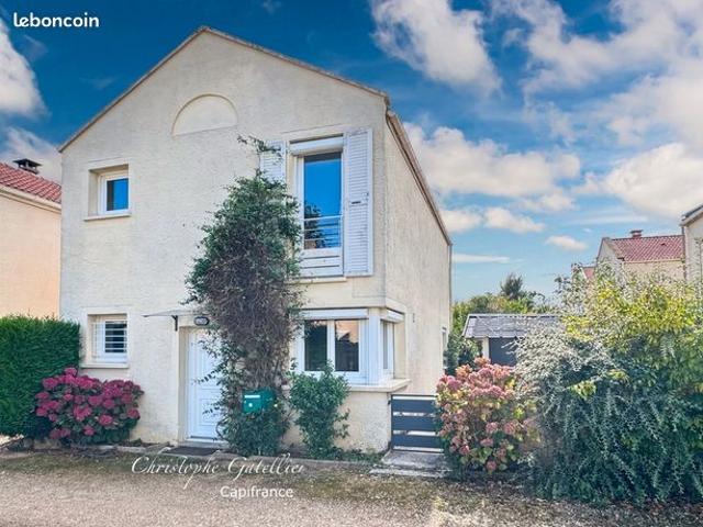 Maison vente à Rambouillet, Voisins-le-bretonneux