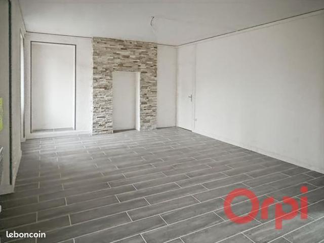 Maison vente à Montluçon, Ainay-le-château