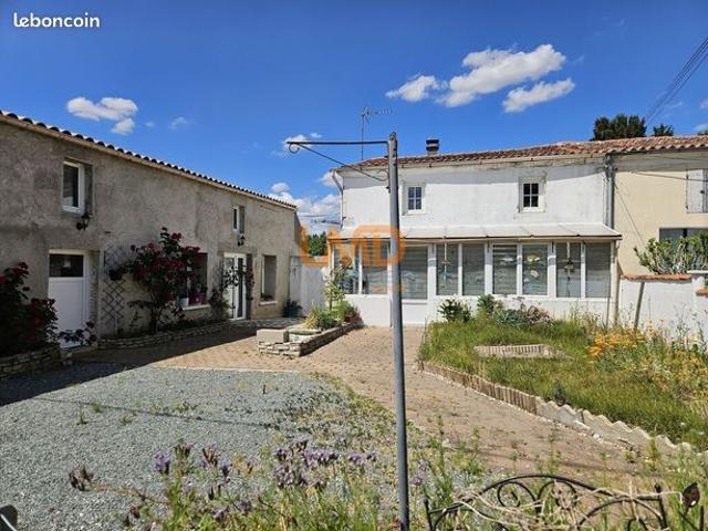 Maison vente à Saint-Jean-d'Angély, Les Eglises-d'argenteuil