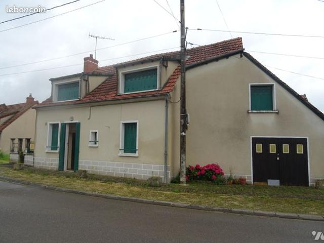 Maison vente à Saint-Amand-Montrond, Flavigny