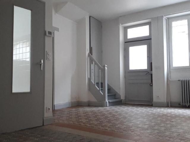 Maison location à Aillant-sur-Tholon, Montholon