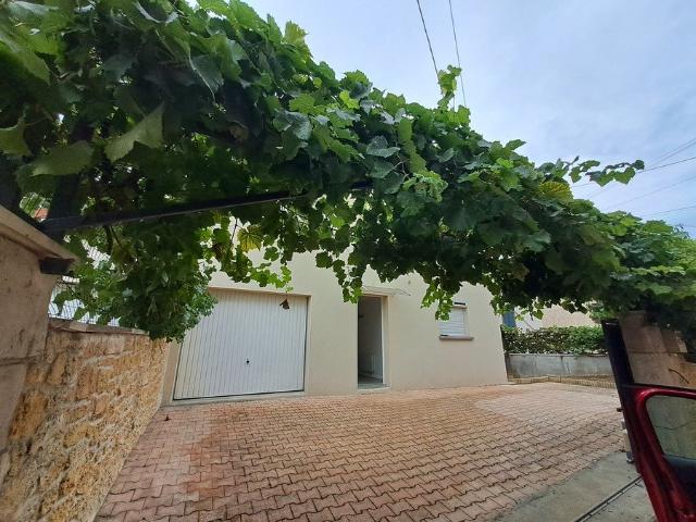 Maison location à Le Rochet, Cour-et-Buis