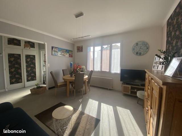 Maison vente à Niort, Échiré