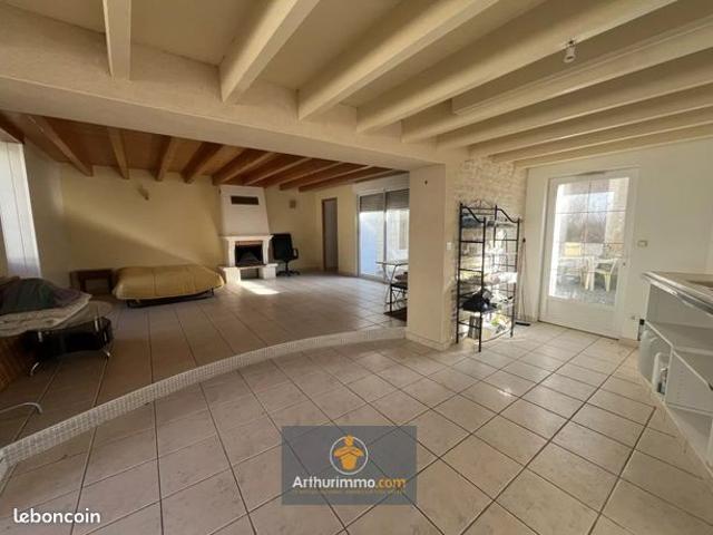 Maison vente à Niort, Arçais