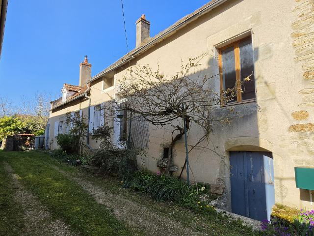Maison vente à Clamecy, Brèves