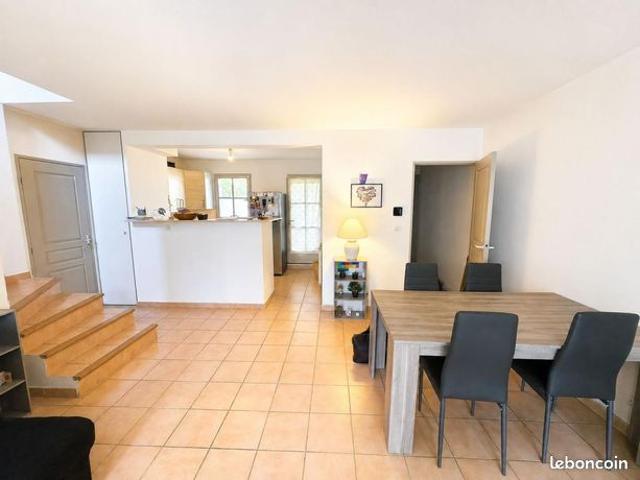 Maison vente à Villeneuve-lès-Avignon, Gard
