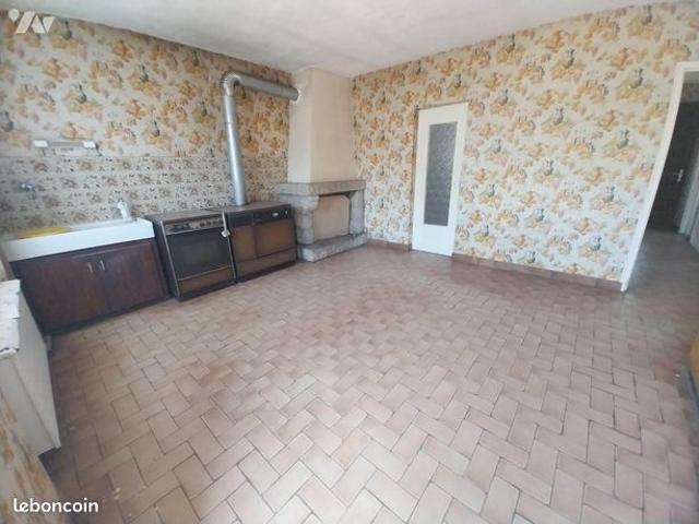 Maison vente à Confolens, La Chapelle