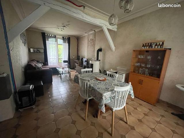 Maison vente à Provins, Beton-bazoches