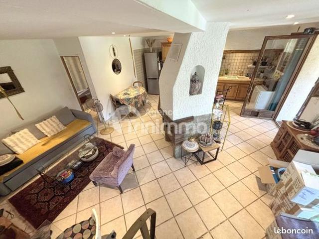 Maison vente à Montreuil-sur-Mer, Contes