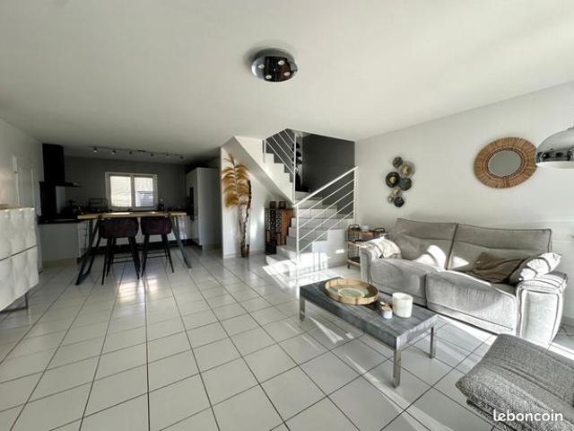 Maison vente à Nîmes, Aubord