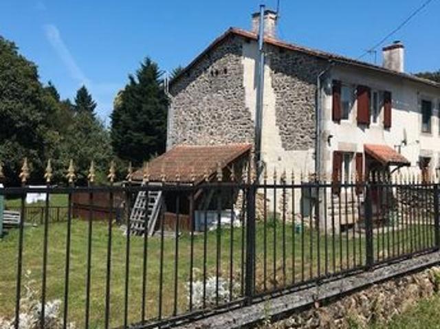 Maison vente à Confolens, Montrollet