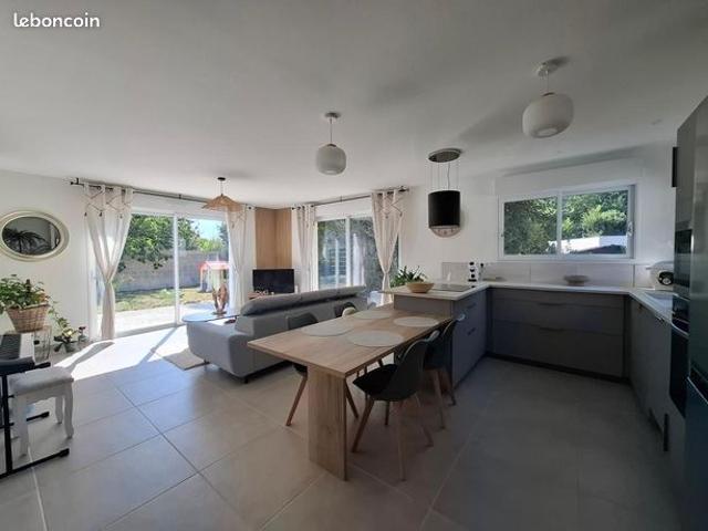 Maison vente à Saintes, Le Chay